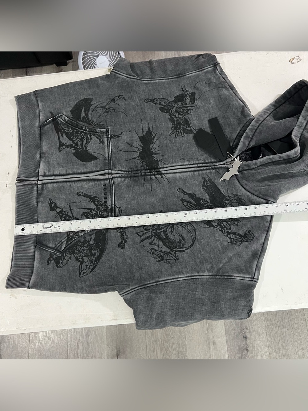 YoungLA x Batman Story Board Oversized Zip Up Hoodie 5211 Mens Large Grey NWT - Picture 8 of 8